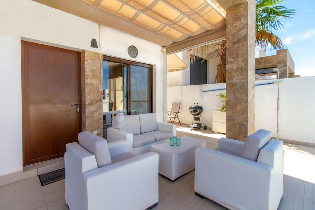 Villa Nina With Pool 罗雅勒斯 外观 照片