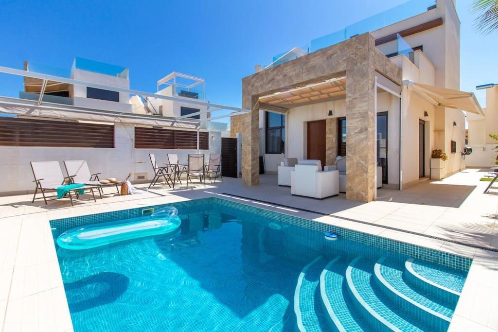 Villa Nina With Pool 罗雅勒斯 外观 照片
